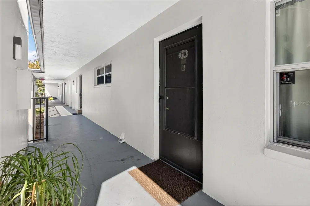 1146 KING ARTHUR COURT #110 Dunedin, FL 34698