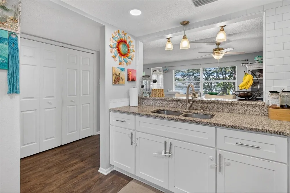 1146 KING ARTHUR COURT #110 Dunedin, FL 34698
