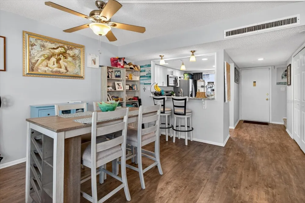 1146 KING ARTHUR COURT #110 Dunedin, FL 34698
