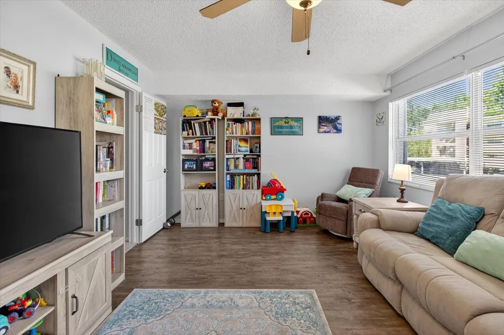 1146 KING ARTHUR COURT #110 Dunedin, FL 34698
