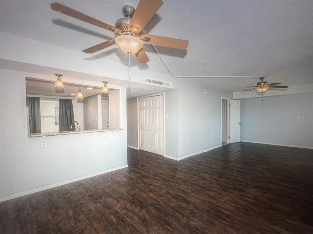 1146 KING ARTHUR COURT #110 Dunedin, FL 34698