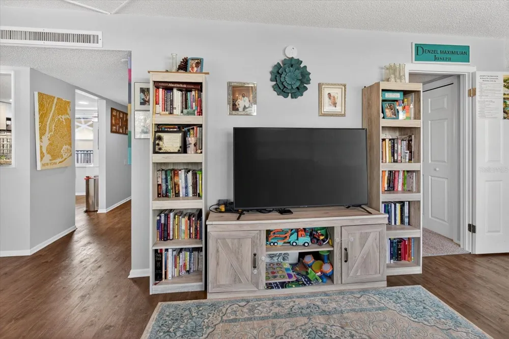 1146 KING ARTHUR COURT #110 Dunedin, FL 34698