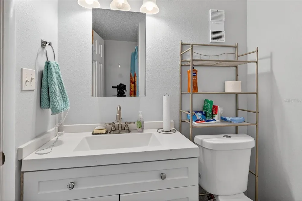 1146 KING ARTHUR COURT #110 Dunedin, FL 34698