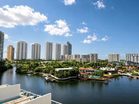 400 Sunny Isles Blvd #819