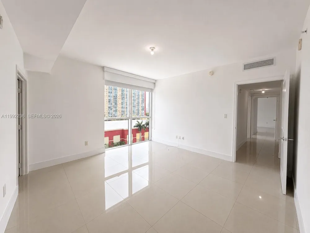 400 Sunny Isles Blvd #819 Sunny Isles Beach, FL 33160