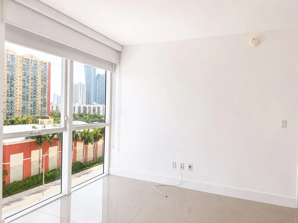 400 Sunny Isles Blvd #819 Sunny Isles Beach, FL 33160