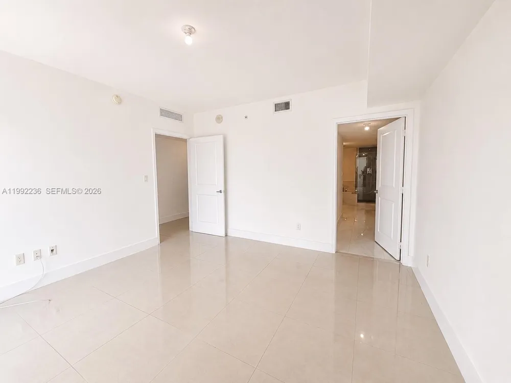 400 Sunny Isles Blvd #819 Sunny Isles Beach, FL 33160