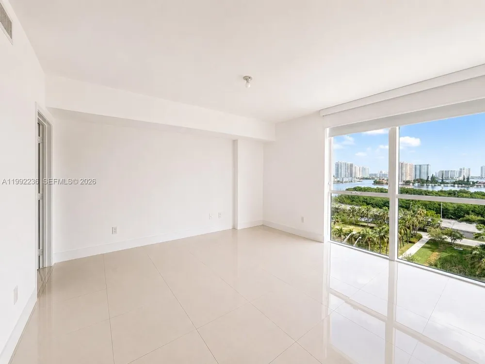 400 Sunny Isles Blvd #819 Sunny Isles Beach, FL 33160