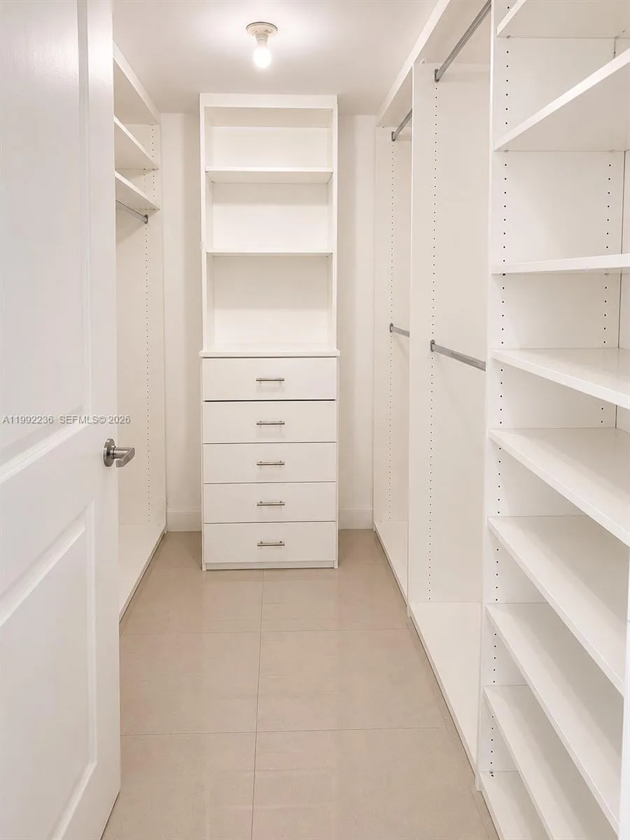 400 Sunny Isles Blvd #819 Sunny Isles Beach, FL 33160