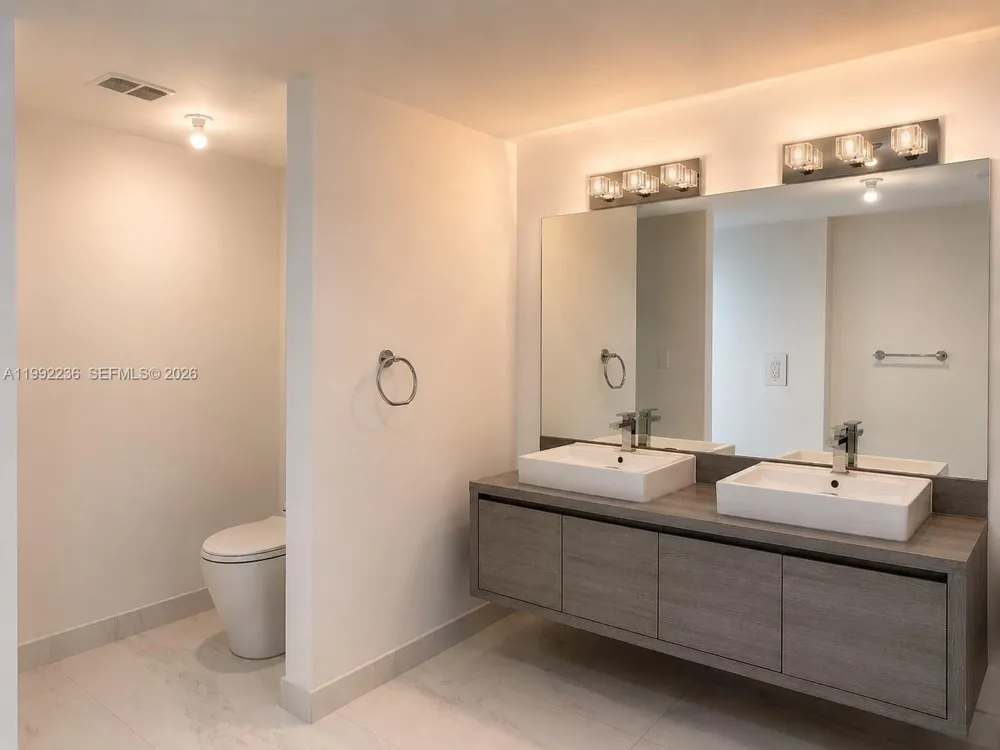 400 Sunny Isles Blvd #819 Sunny Isles Beach, FL 33160