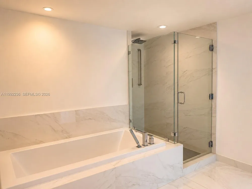 400 Sunny Isles Blvd #819 Sunny Isles Beach, FL 33160