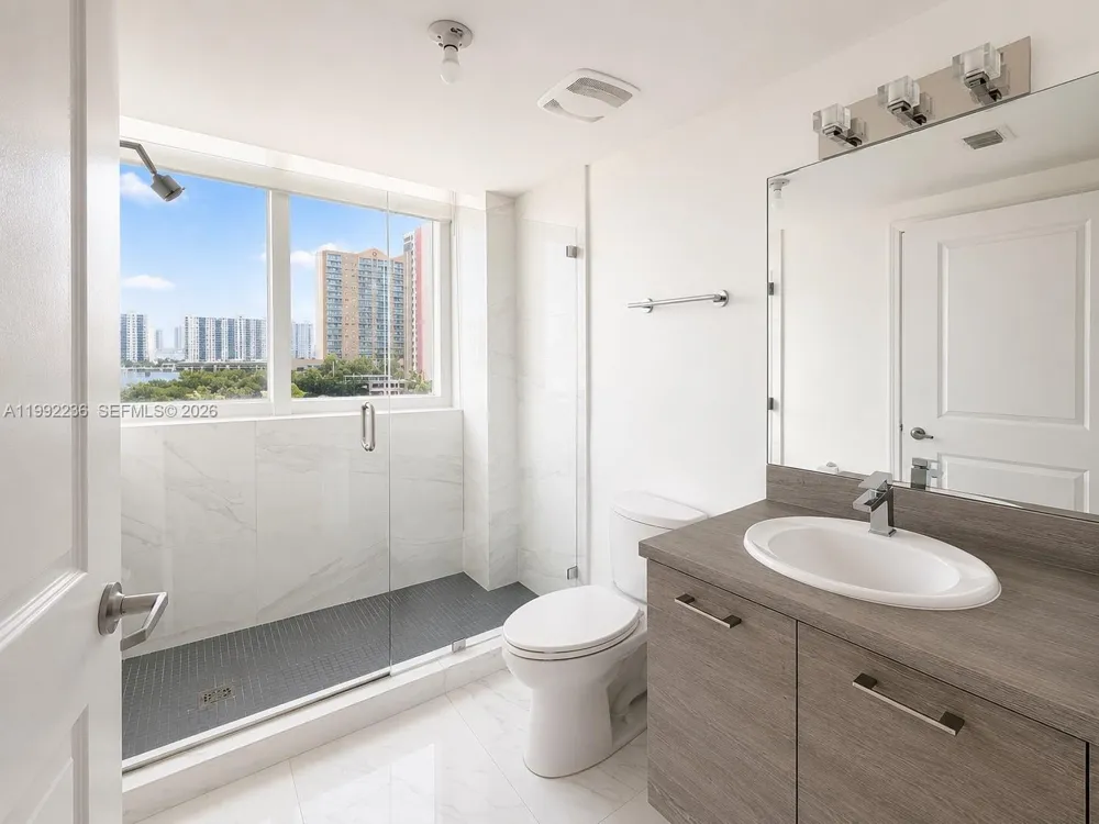 400 Sunny Isles Blvd #819 Sunny Isles Beach, FL 33160