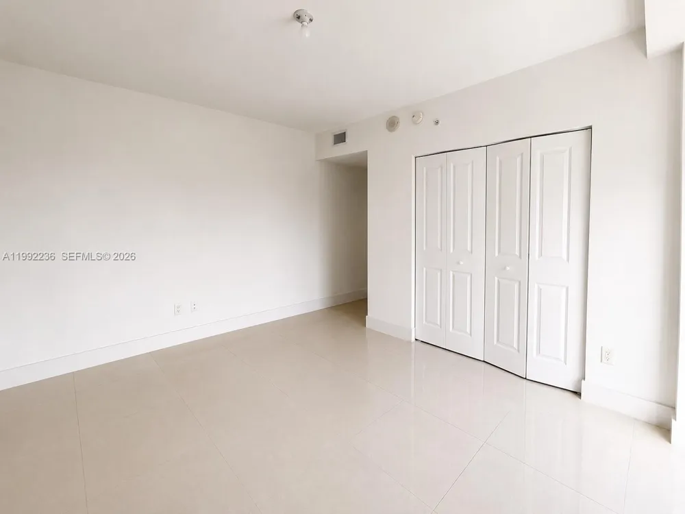 400 Sunny Isles Blvd #819 Sunny Isles Beach, FL 33160