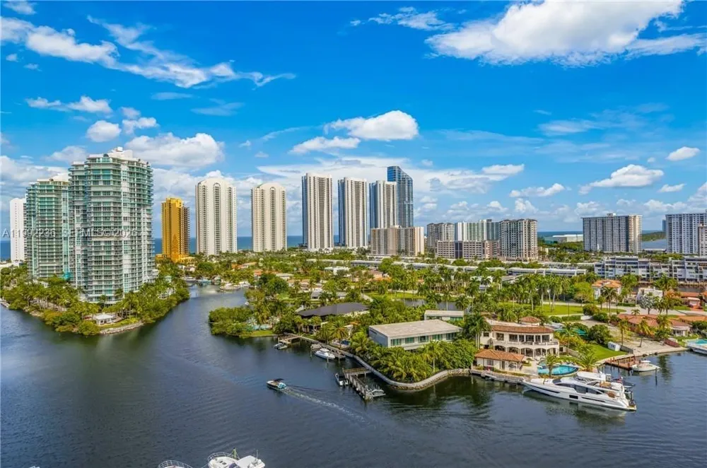 400 Sunny Isles Blvd #819 Sunny Isles Beach, FL 33160