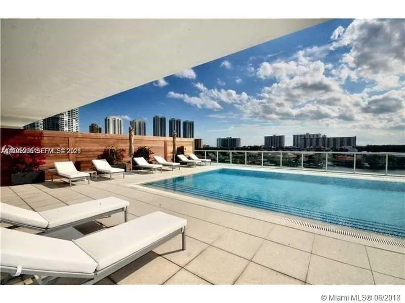 400 Sunny Isles Blvd #819 Sunny Isles Beach, FL 33160