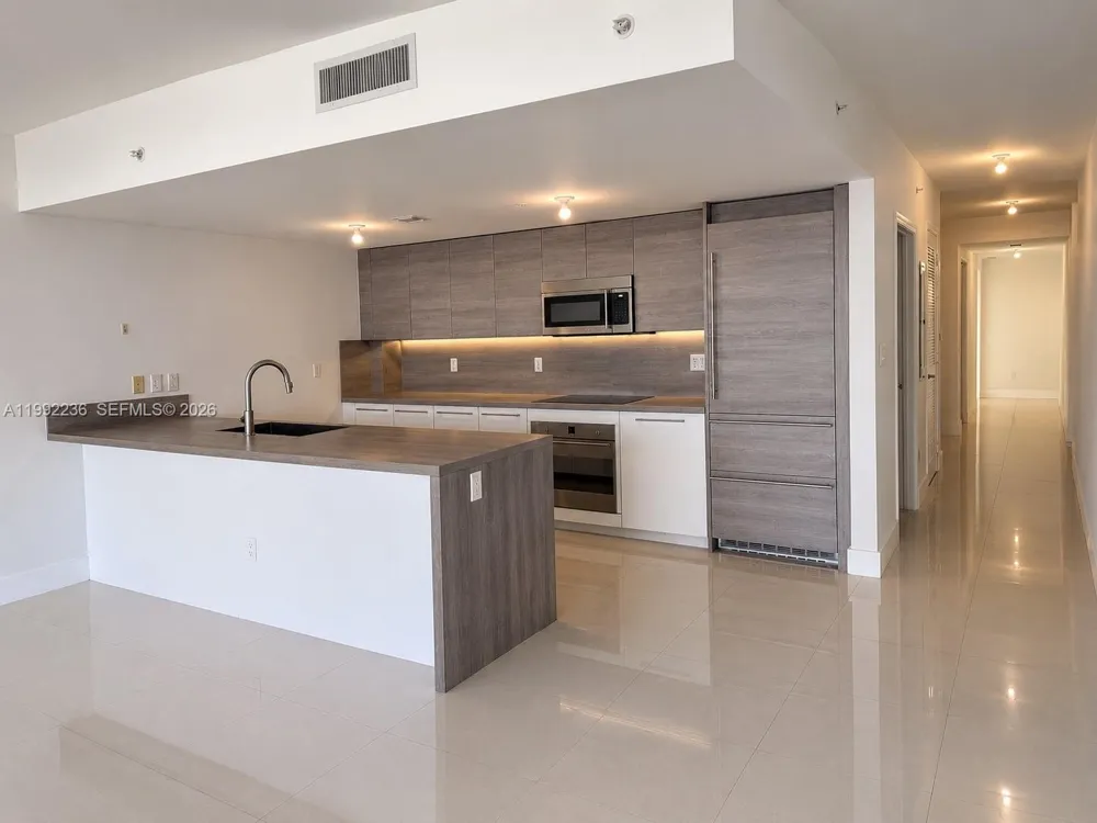 400 Sunny Isles Blvd #819 Sunny Isles Beach, FL 33160
