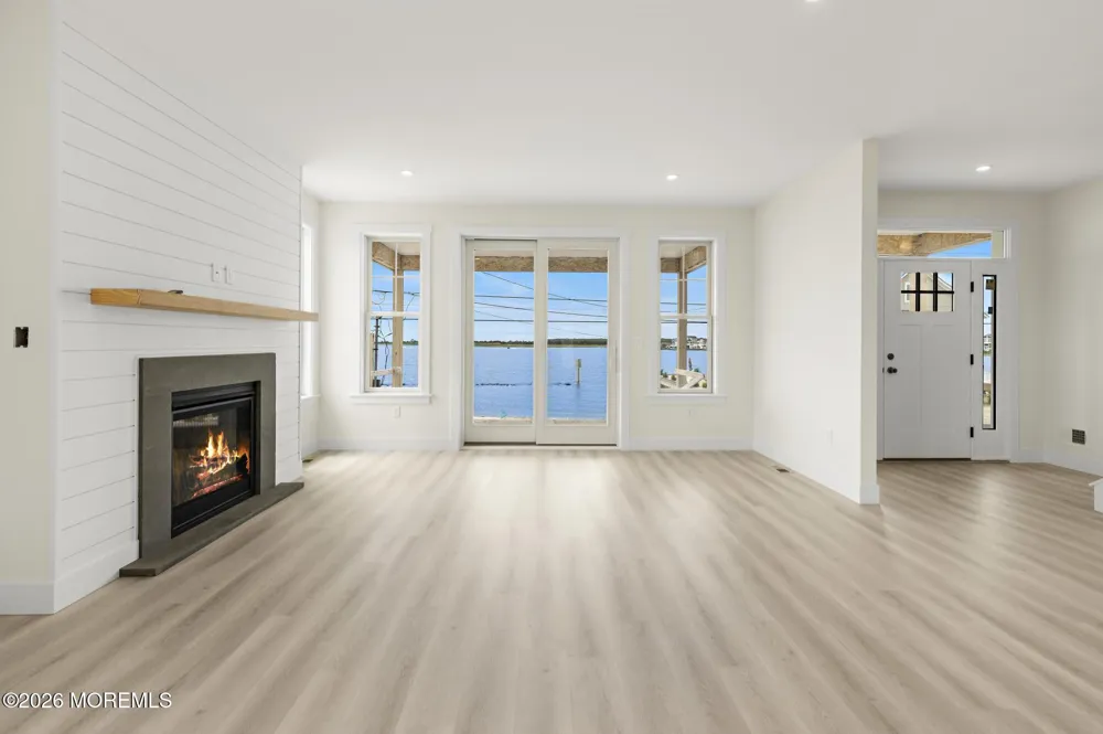 1131 S Green Street Tuckerton, NJ 08087