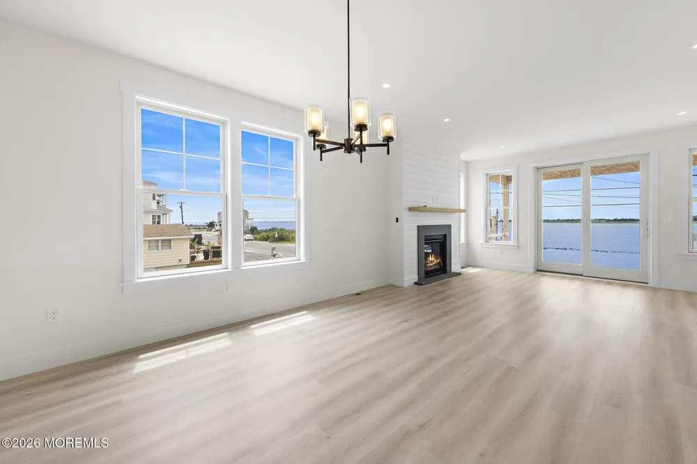 1131 S Green Street Tuckerton, NJ 08087