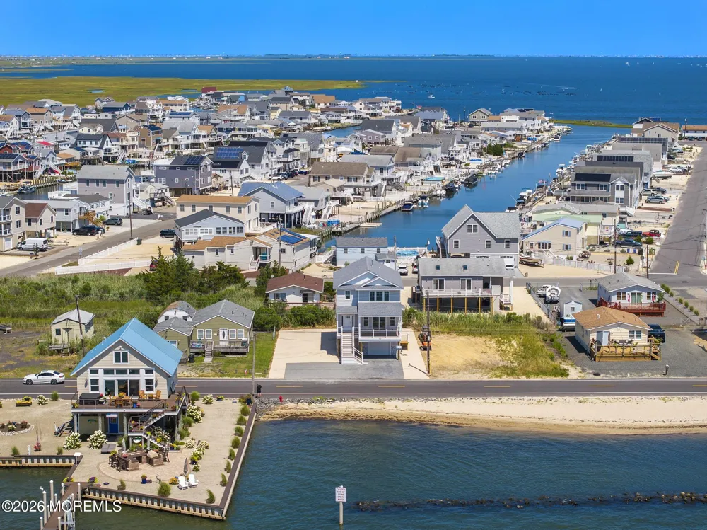 1131 S Green Street Tuckerton, NJ 08087
