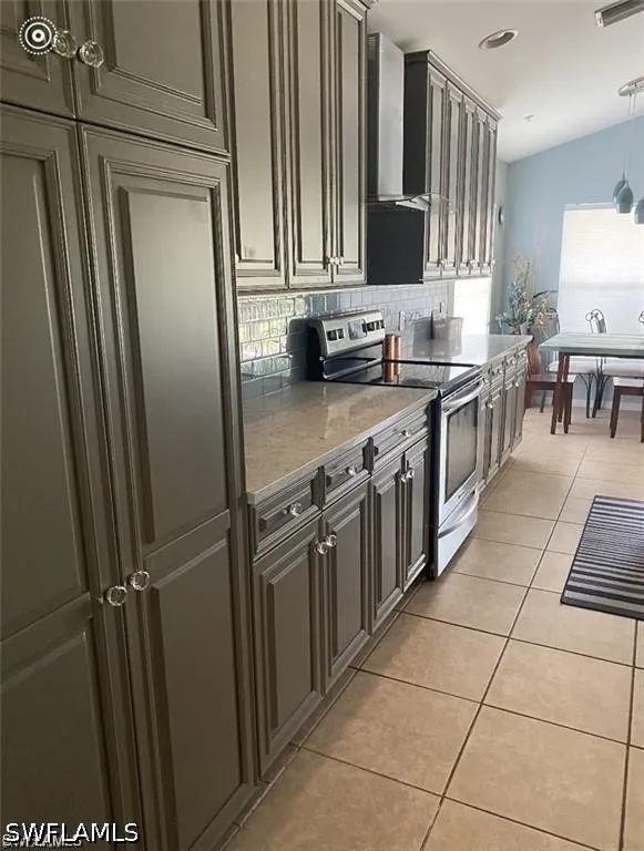 Tiffany Lane #1408 Naples, FL 34105