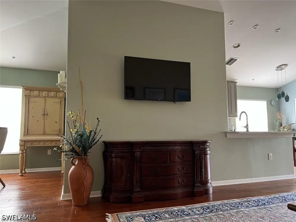 Tiffany Lane #1408 Naples, FL 34105