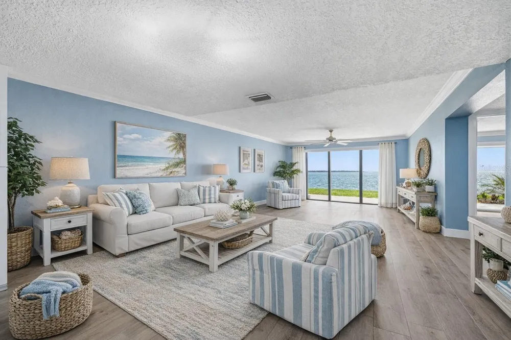 7520 SUNSHINE SKYWAY LANE S #T22 St Petersburg, FL 33711