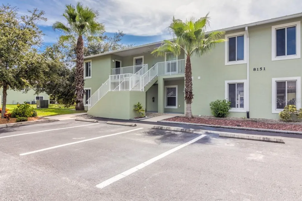 8151 MEMORY LANE #118 Rotonda West, FL 33947