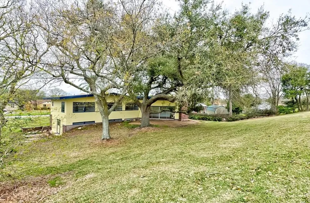 4600 Lakeshore Drive Port Arthur, TX 77642