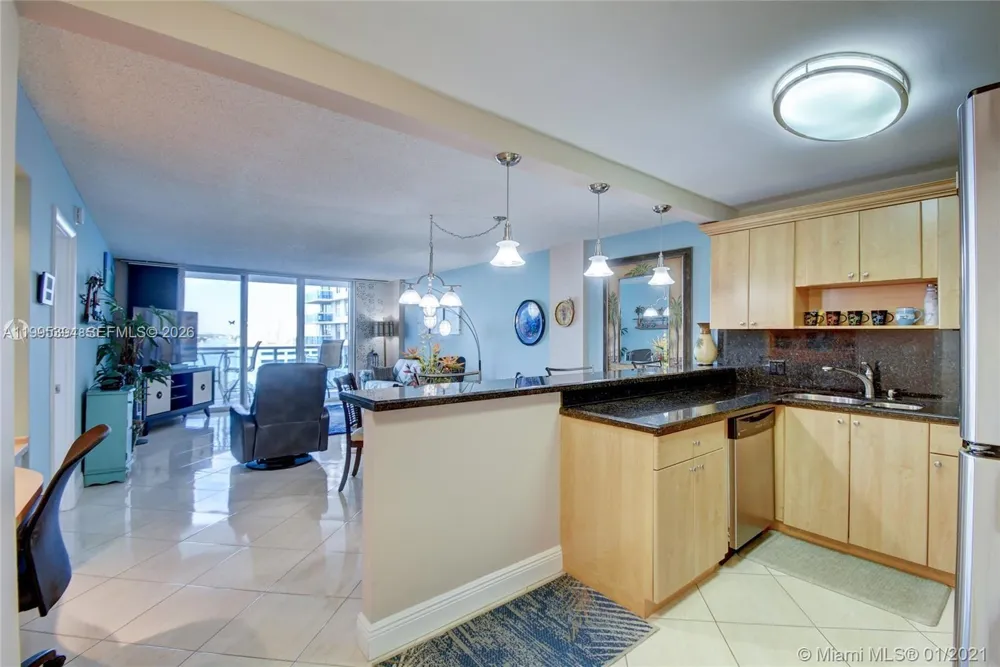 3800 S Ocean Dr #902 Hollywood, FL 33019