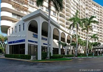 3800 S Ocean Dr #902 Hollywood, FL 33019