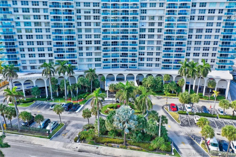 3800 S Ocean Dr #902 Hollywood, FL 33019