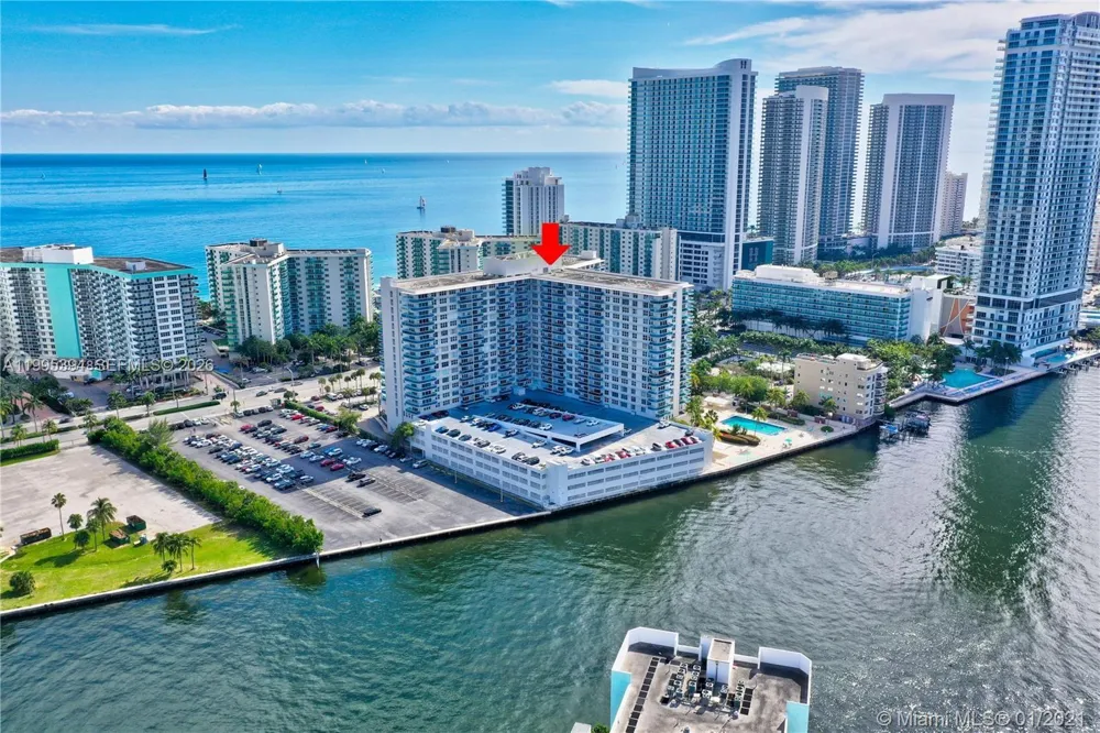 3800 S Ocean Dr #902 Hollywood, FL 33019