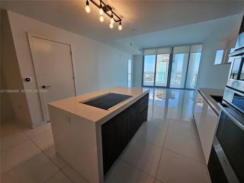 851 NE 1st Ave #4000