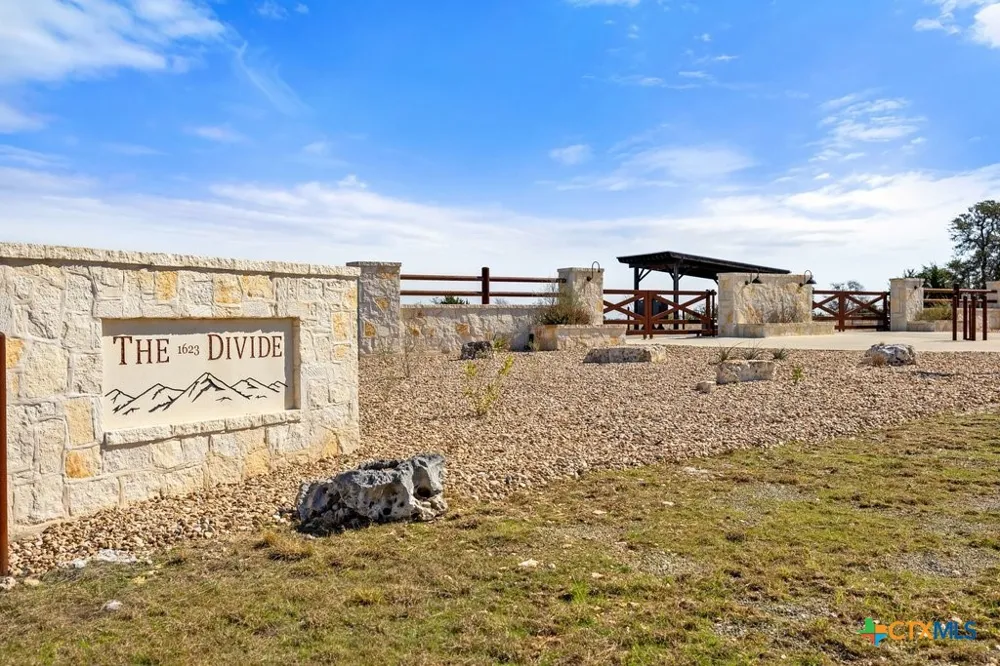 529 Skyline Drive Blanco, TX 78606