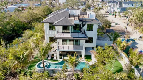 6548 SABAL DRIVE