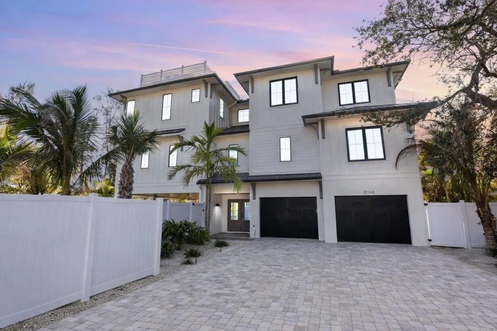 6548 SABAL DRIVE Sarasota, FL 34242