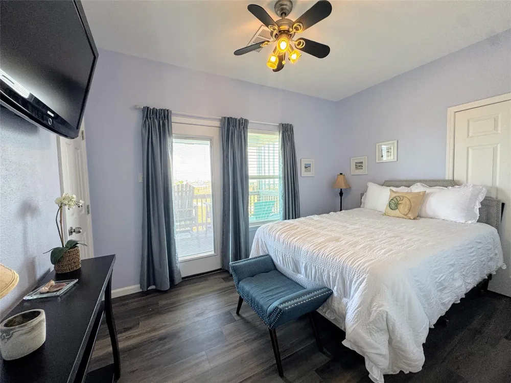 12930 Buccaneer Parkway Freeport, TX 77541