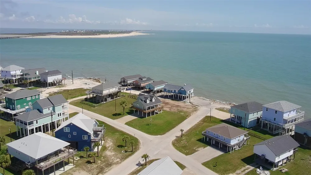 12930 Buccaneer Parkway Freeport, TX 77541