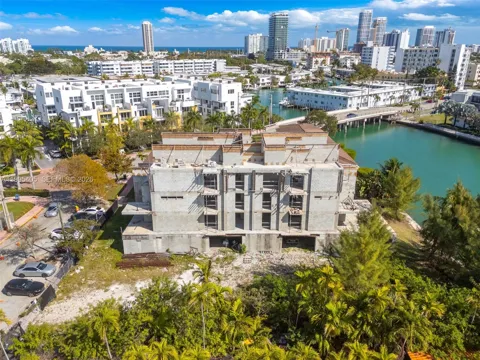 10 S Shore Dr