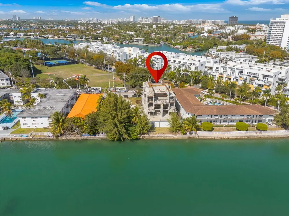 10 S Shore Dr Miami Beach, FL 33141