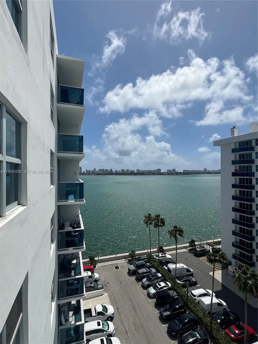 7501 E Treasure Dr #8A North Bay Village, FL 33141