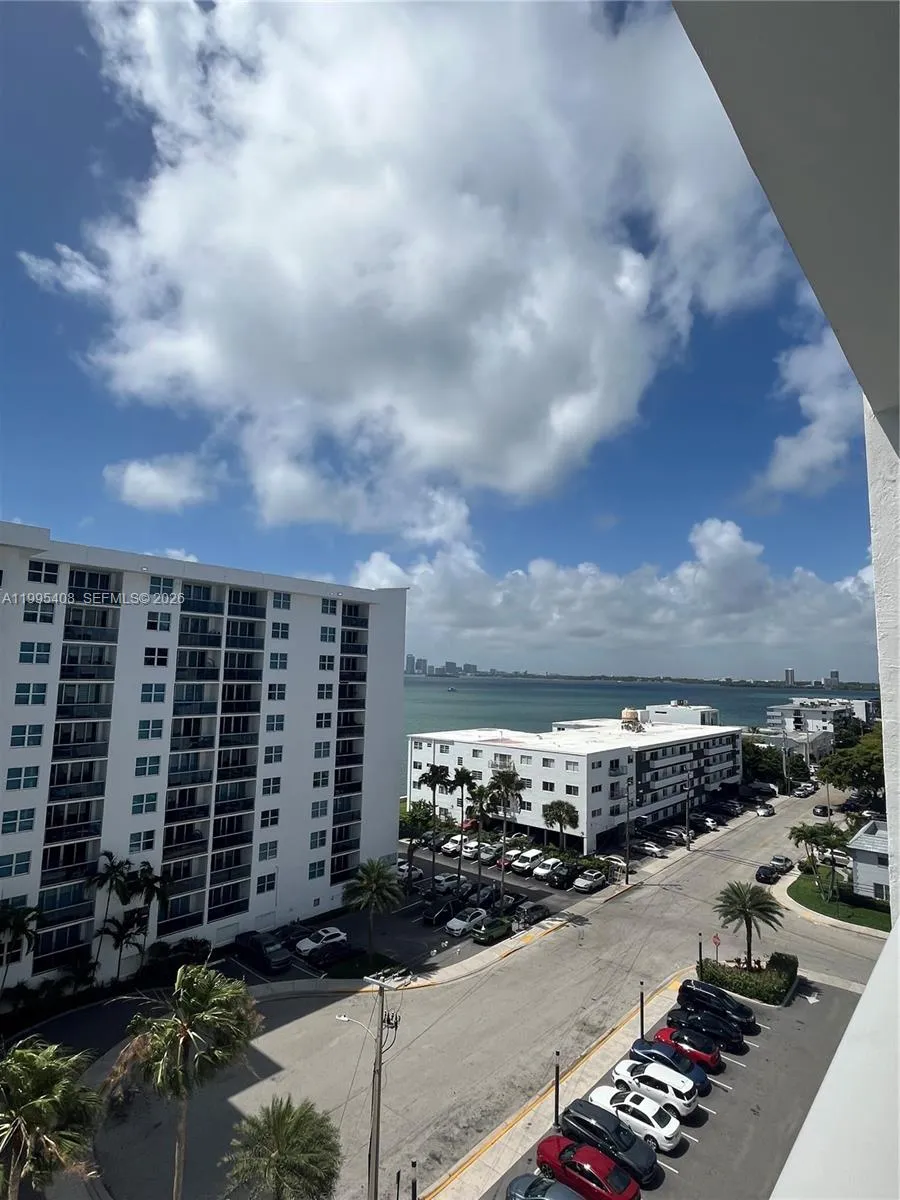 7501 E Treasure Dr #8A North Bay Village, FL 33141