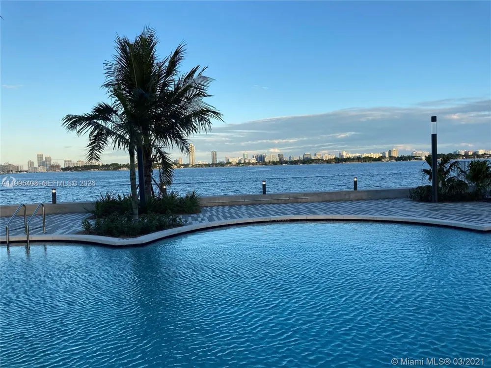 7501 E Treasure Dr #8A North Bay Village, FL 33141