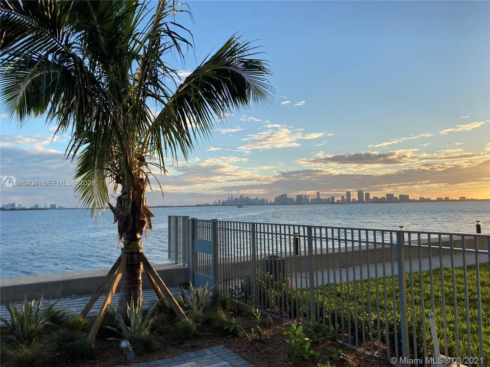 7501 E Treasure Dr #8A North Bay Village, FL 33141