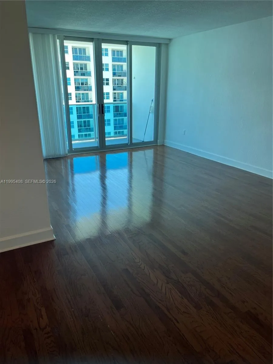 7501 E Treasure Dr #8A North Bay Village, FL 33141