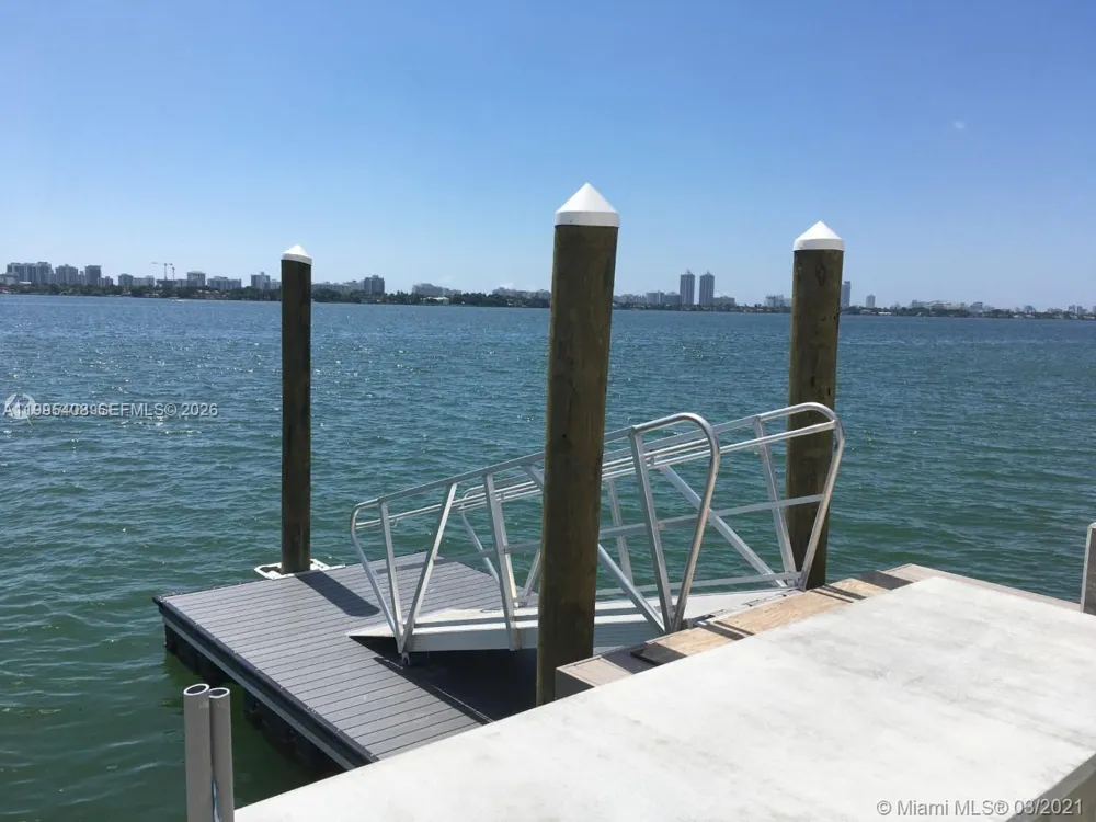 7501 E Treasure Dr #8A North Bay Village, FL 33141