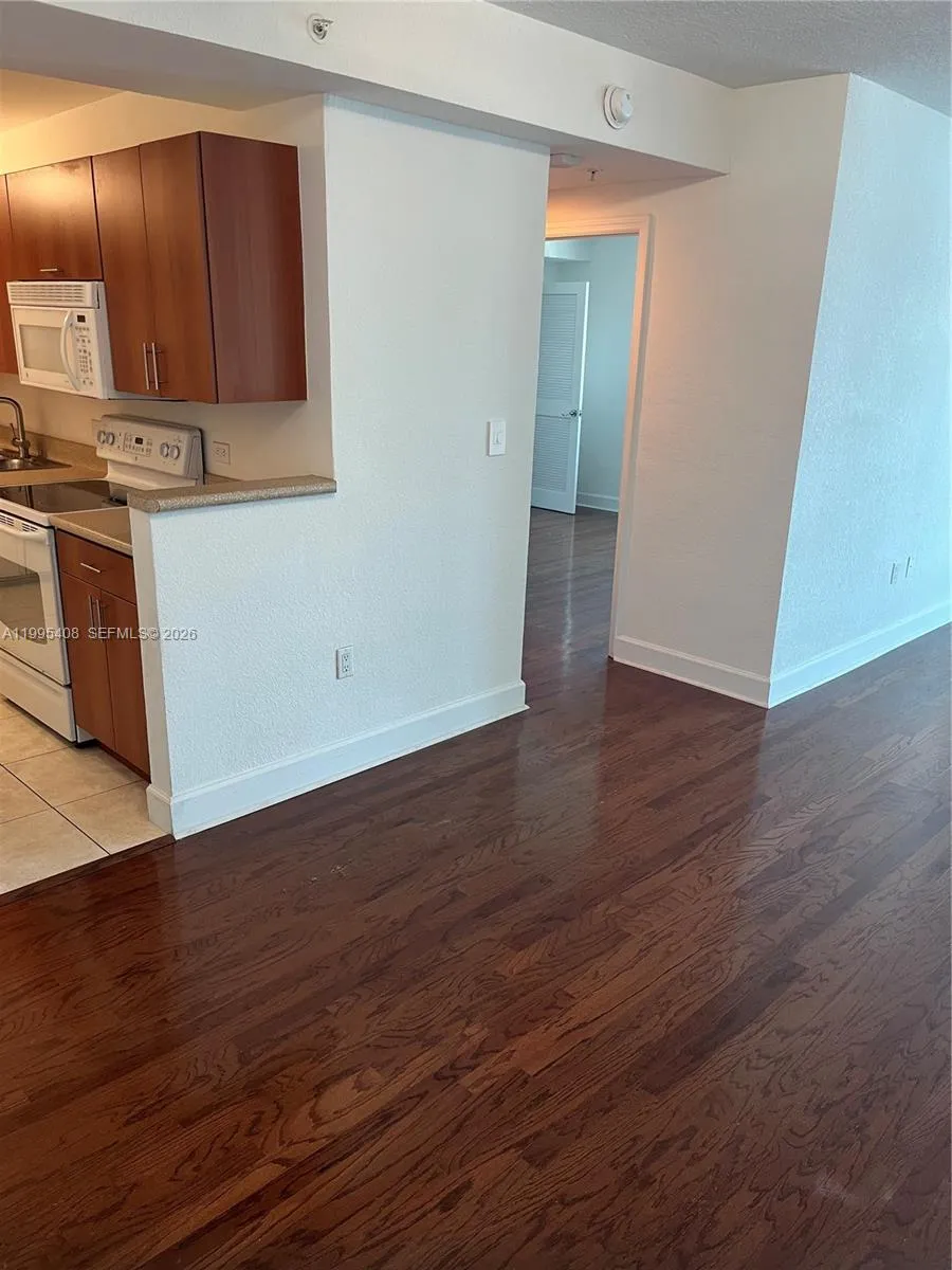 7501 E Treasure Dr #8A North Bay Village, FL 33141