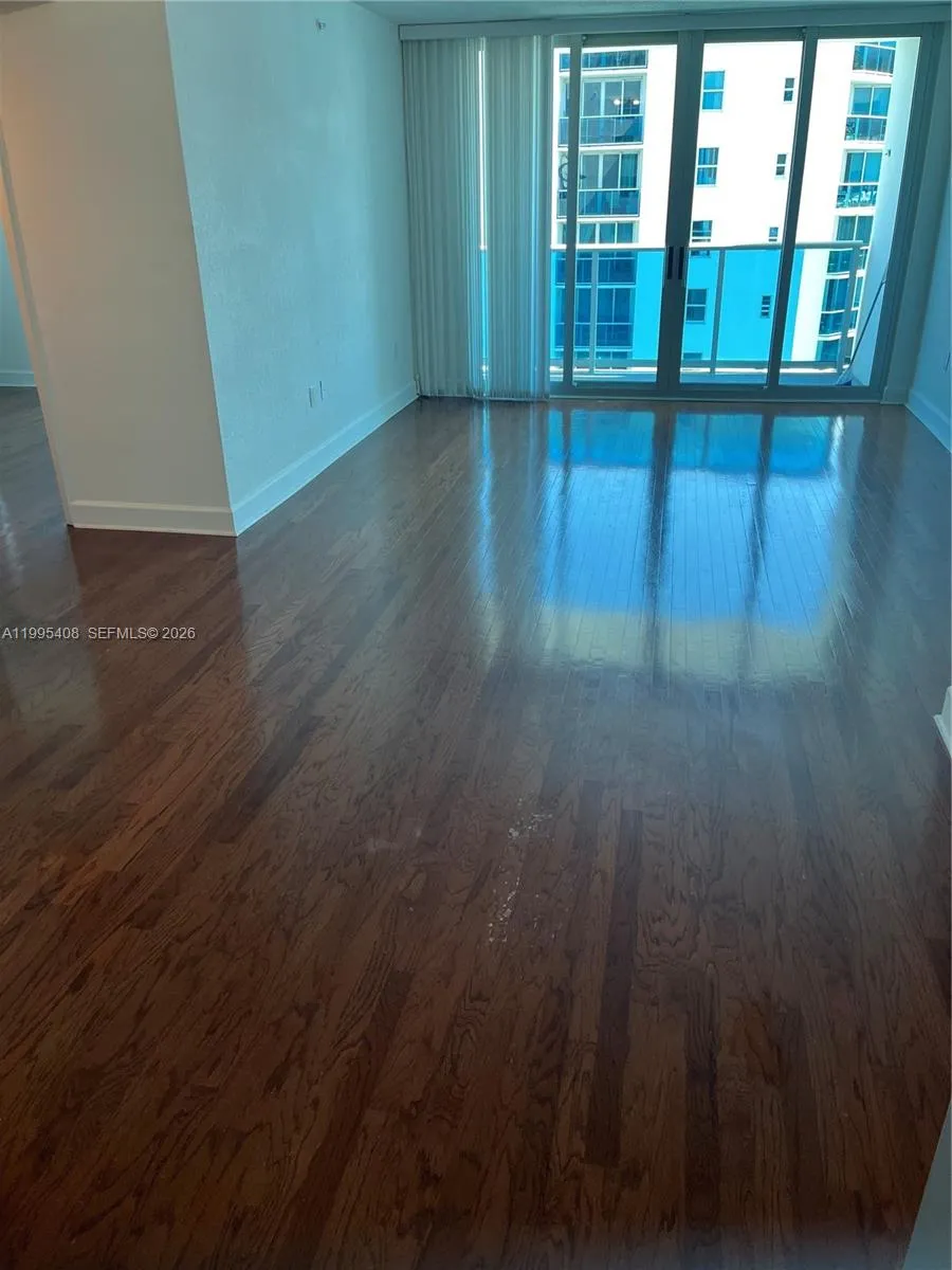 7501 E Treasure Dr #8A North Bay Village, FL 33141