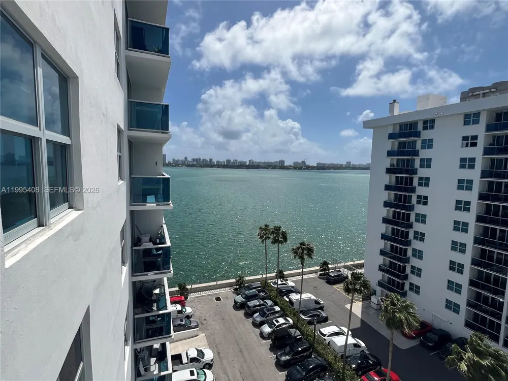 7501 E Treasure Dr #8A North Bay Village, FL 33141
