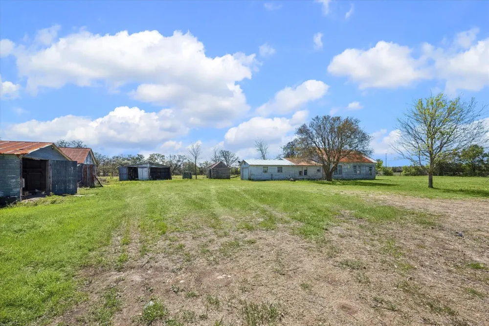 2121 S State Highway 237 Round Top, TX 78954